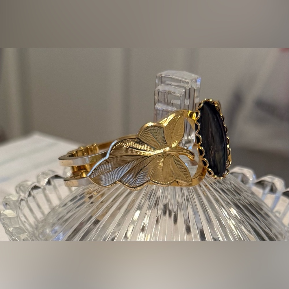 Vintage Gold Tone Hinged Bangle Bracelet w/Gemstone - Picture 3 of 16